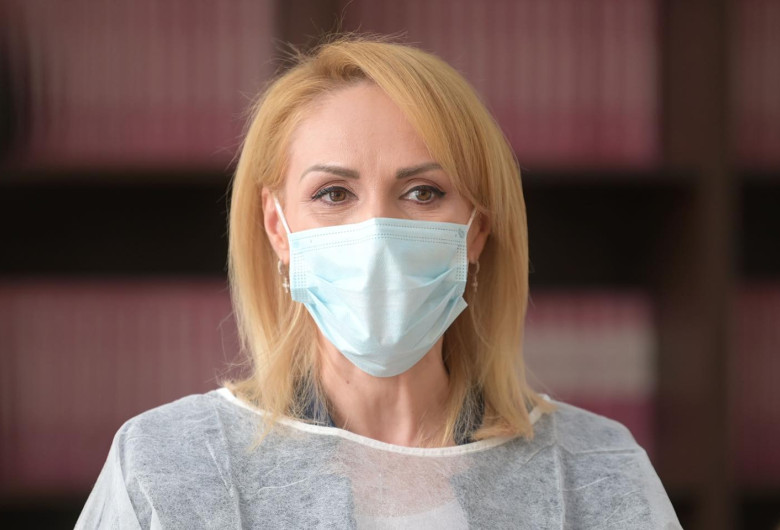 gabriela firea masca