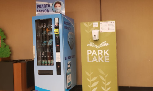 Automat de vânzare de măști de protecție împotriva coronavirusului COVID-19