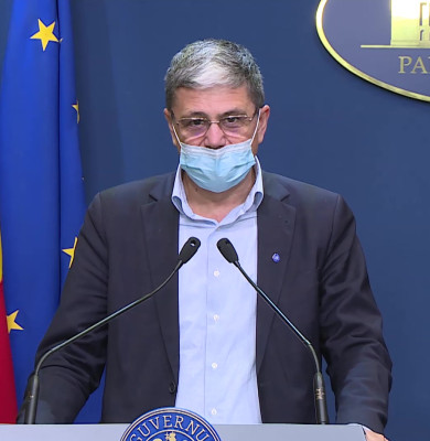 Marcel Boloș, cu mască de protecție