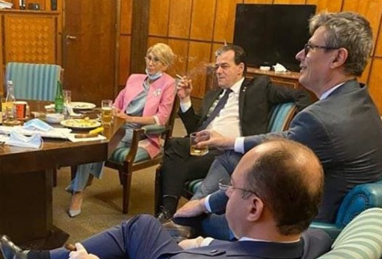 Orban fumează, Popescu bea și Aurescu are trabuc