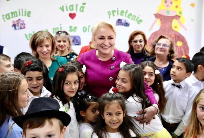 Viorica Dăncilă cu mulți copii, de 1 iunie