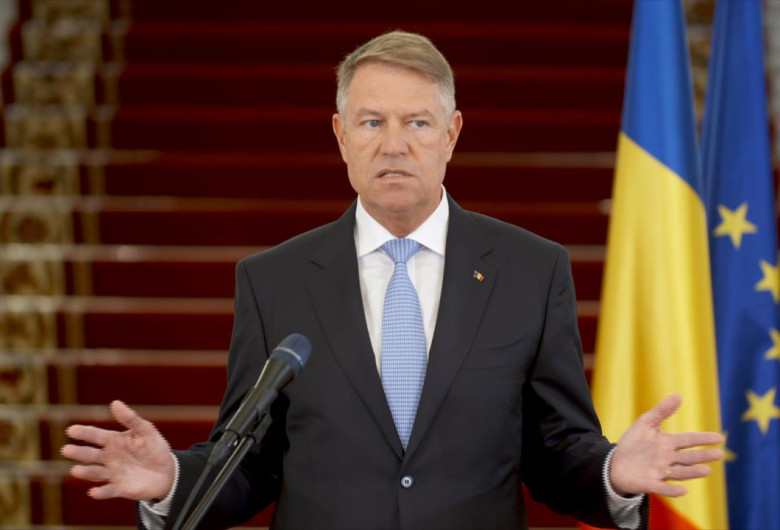 Klaus Iohanis cu mâinile deschise