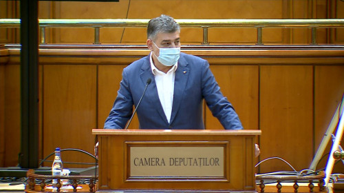 Marcel Ciolacu, în Parlament, cu mască de protecție