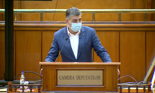 Marcel Ciolacu, în Parlament, cu mască de protecție