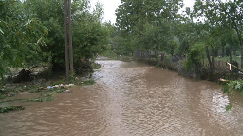 Inundații mari