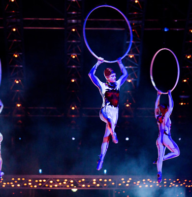 cirque du soleil shutterstock_222667291