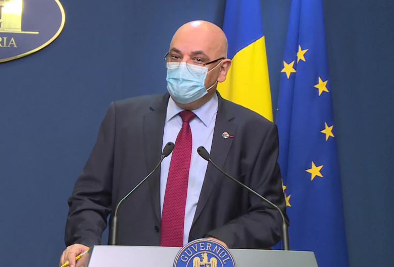 Raed Arafat, la Guvern cu mască