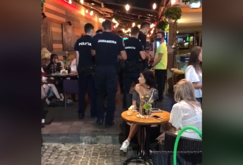 Polițiști și jandarmi în Centrul Vechi, controale, verificări, baruri, cluburi, terase de vară
