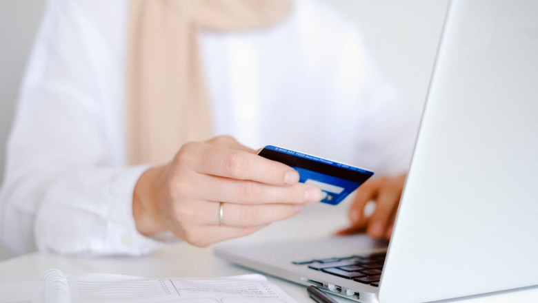 Plată online, cumpărături cu cardul, calculator, laptop, datorii, taxe, impozite, ghiseul.ro