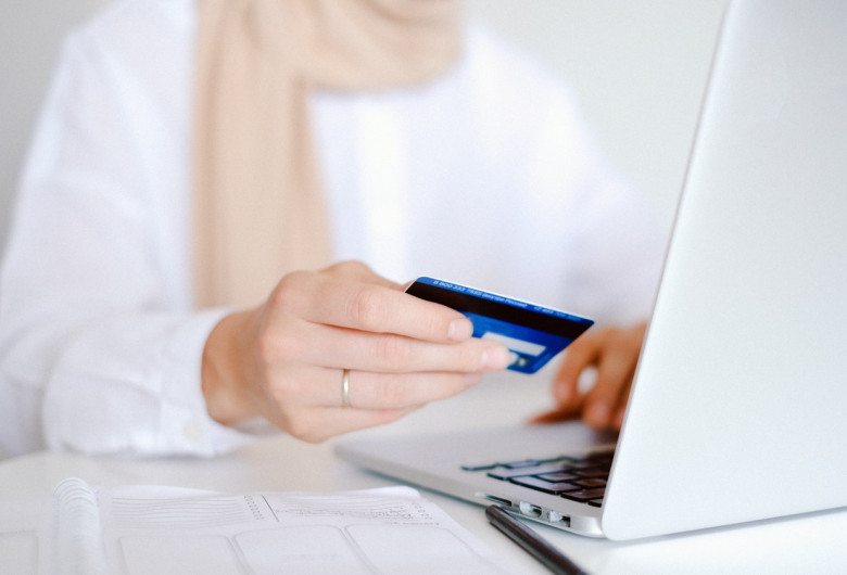 Plată online, cumpărături cu cardul, calculator, laptop, datorii, taxe, impozite, ghiseul.ro
