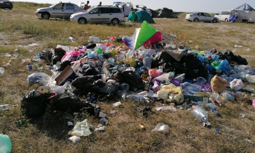 Gunoaie, deșeuri lăsate pe plajă