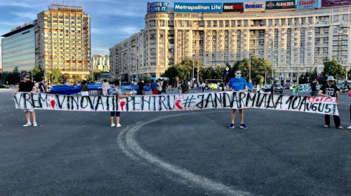 Protest CorupțiaUcide în Piața Victoriei, comemorare 10 august