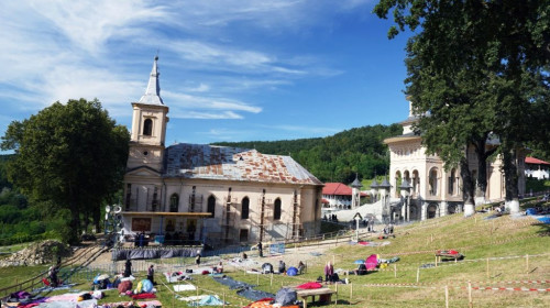 Mănăstirea Nicula, hram de pandemie de COVID-19