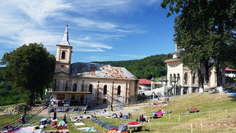 Mănăstirea Nicula, hram de pandemie de COVID-19