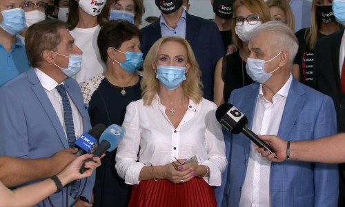 Gabriela Firea cu Petre Roman și Anghel Iordănescu