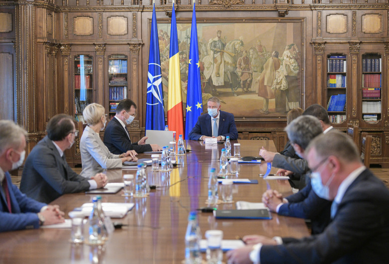 Ședință de lucru între Klaus Iohannis, Ludovic Orban și miniștrii