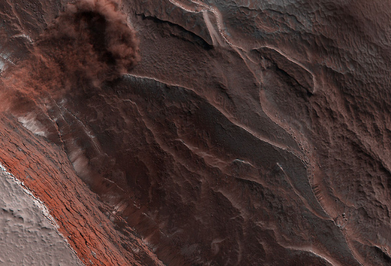 avalansa-pe-marte-fotografie-satelit-nasa