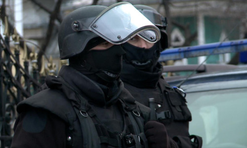 Jandarmi, forțe de ordine, clanuri, infracționalitate, percheziții