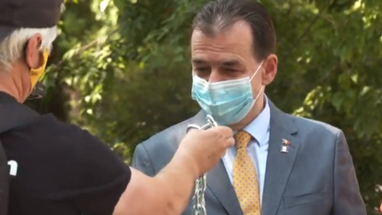 Ceaușescu îi dă lanț lui Ludovic Orban