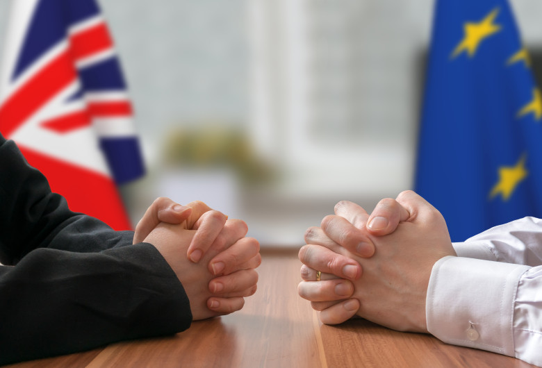 Discuții și negocieri între Regatul Unit și Uniunea Europeană