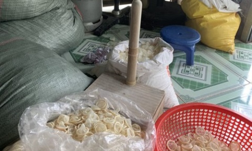 Prezervative folosite și spălate pentru a fi revândute în Vietnam