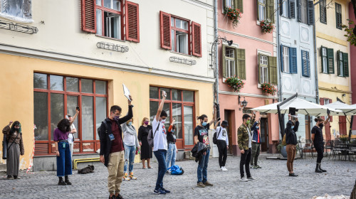 Flash mob cu elevi din Sibiu