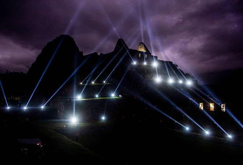 Spectacol de lumini în Machu Picchu