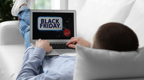 Cumpărături online de Black Friday, reduceri, discount, vinerea neagră