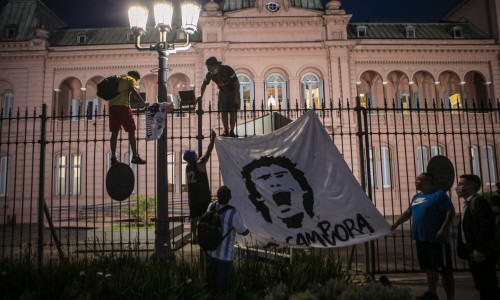 Argentinians Shocked By Sudden Death of Diego Maradona