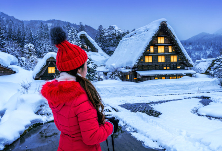 Turism de iarnă, sărbători, Crăciun, Revelion, unități de cazare, hotel, pensiune, zăpadă, omăt, turistă, sejur, concediu, vacanță
