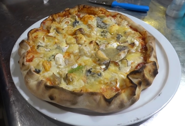 Pizza cu 254 de tipuri de brânză, Benoit Bruel