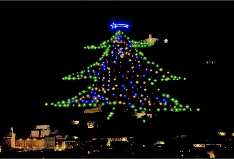 Cel mai mare brad de Crăciun din lume, în Gubbio, Italia