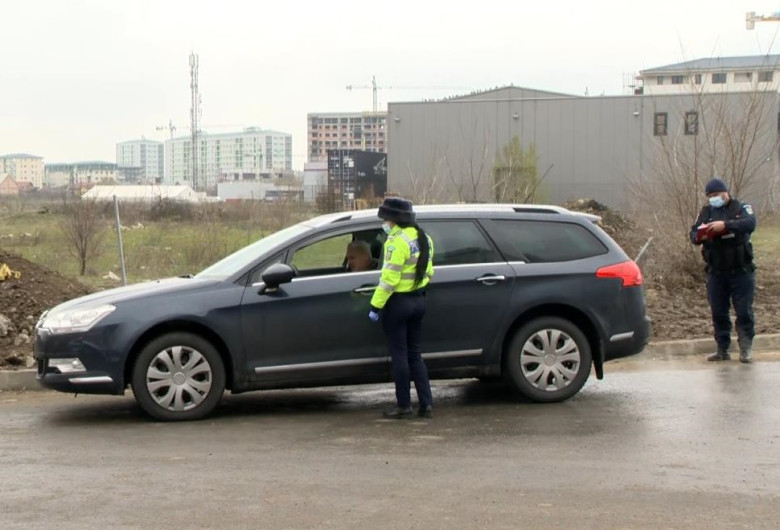 Razie, control de carantină, restricții de circulație, verificări cu Poliție, șoferi, mașină, auto, coronavirus, rată de infectare
