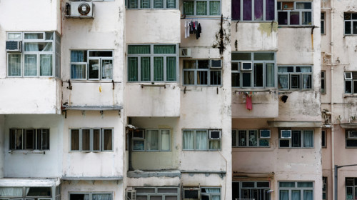 Bloc cu apartamente case garsoniere aglomerate, fără spațiu, îngrămădite, imobiliar, blocuri vechi