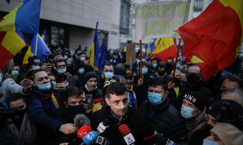 Protest cu George Simion de la AUR, în fața Ministerului Sănătății