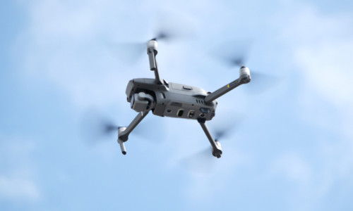 Dronă pentru măsurarea calității aerului, mediu, poluare