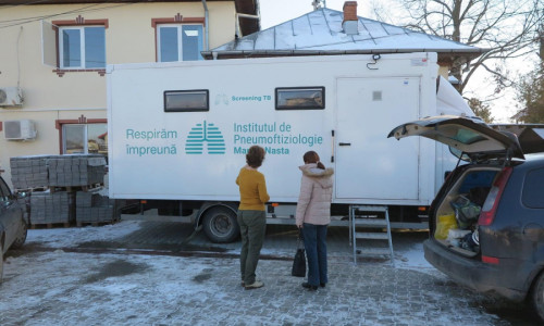 Caravană mobilă de depistare a TBC tuberculozei de la „Marius Nasta”