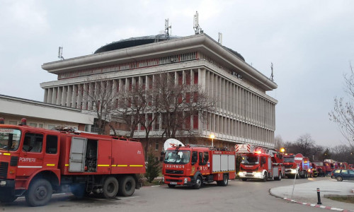 incendiu politehnica pompieri