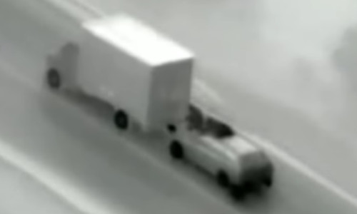 Hoți de TIR aflat în mișcare