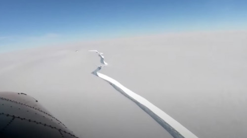 Iceberg desprins din Antarctica