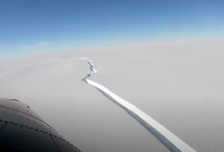 Iceberg desprins din Antarctica