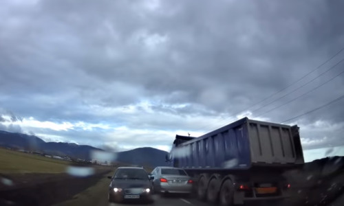 Depășire neregulamentară, șofer inconștient la volan