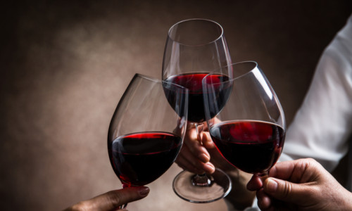 Pahare de vin, băuturi alcoolice