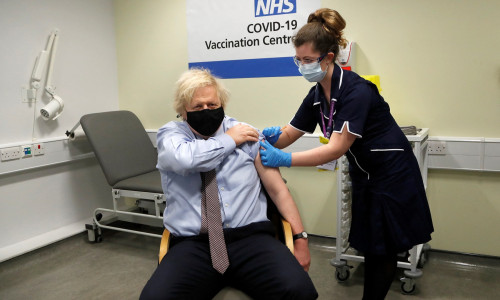 Boris Johnson vaccinat