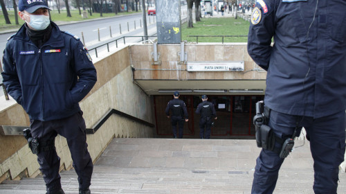 Polițiști la metrou, la Piața Unirii