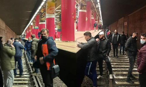 Grevă la metrou, Metrorex, protestatari pe șine în subteran, la Piața Unirii 1