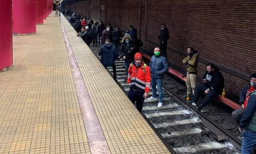 Grevă la metrou, Metrorex, sindicaliși pe șine lângă peron