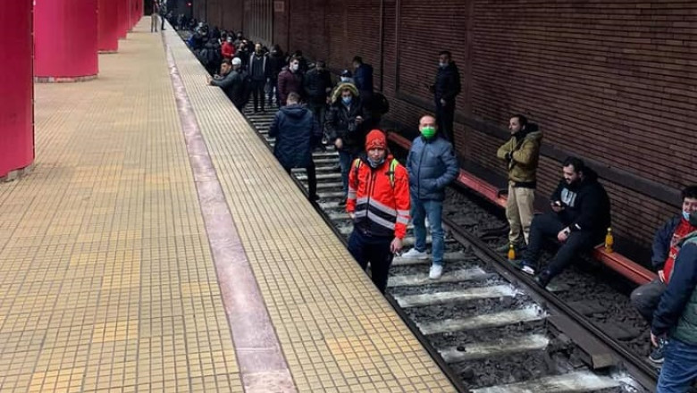 Grevă la metrou, Metrorex, sindicaliși pe șine lângă peron
