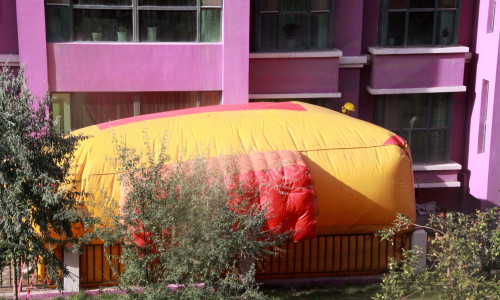 Newly wed woman tries to commit suicide, Changji, Xinjiang Province, China - 03 Jul 2011