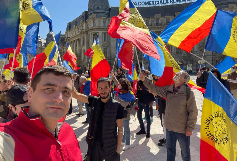 George Simion la protestul anti-mască din Piața Universității